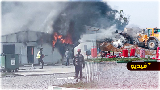 شاهدوا.. حريق يأتي على مسكن عمال ميناء الناظور غرب المتوسط شاهدوا.. حريق يأتي على مسكن عمال ميناء الناظور غرب المتوسط