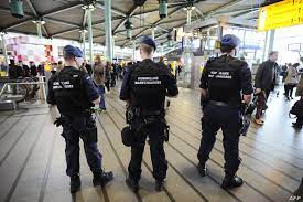 توقيف المئات من المسافرين بسبب تحاليل كورونا مزورة في مطار بروكسيل