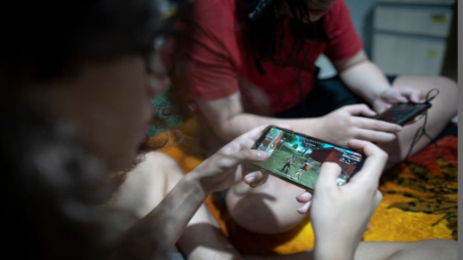 مؤثر.. شاب في مقتبل العمر يلقي حتفه بسبب لعبة الفري فاير