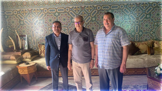 بعد غياب دام ست سنوات.. مكنيف يظهر مع الرحموني والعنصر 