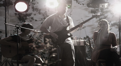 بالفيديو: سهرات مختلطة بالغيتار والغناء في ليالي رمضان بمدينة الحسيمة بالفيديو: سهرات مختلطة بالغيتار والغناء في ليالي رمضان بمدينة الحسيمة