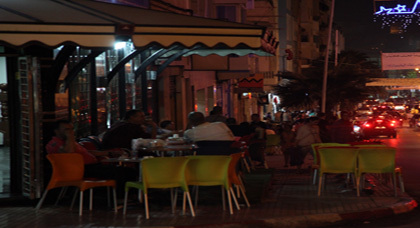 تنامي ظاهرة إحتلال الملك العمومي والأرصفة بالحسيمة يثير استياء الراجلين تنامي ظاهرة إحتلال الملك العمومي والأرصفة بالحسيمة يثير استياء الراجلين