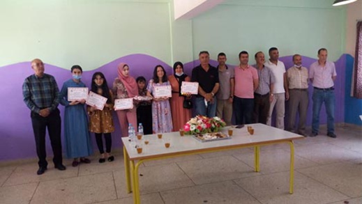 إعدادية ابن خلدون تحتفي بتلاميذها المتوقين دراسيا وتكرم عددا من الأستاذة إعدادية ابن خلدون تحتفي بتلاميذها المتوقين دراسيا وتكرم عددا من الأستاذة