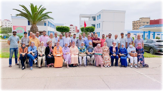 في حفل بهيج ثانوية الناظور التأهيلية تكرم مديرها المتقاعد و مجموعة من الأطر الإدارية و التربوية.