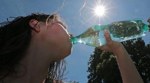 الحرارة تصل إلى 50 درجة بعدة مناطق في المغرب الحرارة تصل إلى 50 درجة بعدة مناطق في المغرب