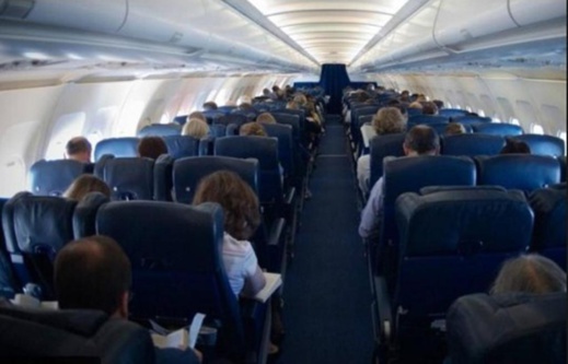 بعد عجزها النزول بمطار الحسيمة.. ركاب طائرة قادمة من هولندا يعيشون لحظات عصيبة بعد عجزها النزول بمطار الحسيمة.. ركاب طائرة قادمة من هولندا يعيشون لحظات عصيبة