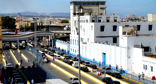 وزارة الداخلية الإسبانية تقرر تمديد إغلاق المعابر الحدودية لمدينتي سبتة ومليلية المحتلتين وزارة الداخلية الإسبانية تقرر تمديد إغلاق المعابر الحدودية لمدينتي سبتة ومليلية المحتلتين