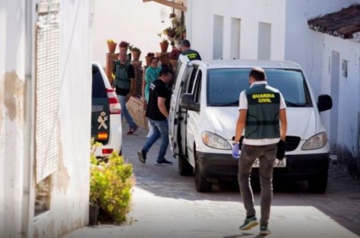 طفل مغربي يطلق النار على شقيقته بمايروكا الإسبانية طفل مغربي يطلق النار على شقيقته بمايروكا الإسبانية