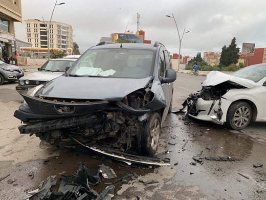 9 قتلى و1983 جريحا حصيلة حوادث السير بالمناطق الحضرية خلال الأسبوع الماضي 9 قتلى و1983 جريحا حصيلة حوادث السير بالمناطق الحضرية خلال الأسبوع الماضي