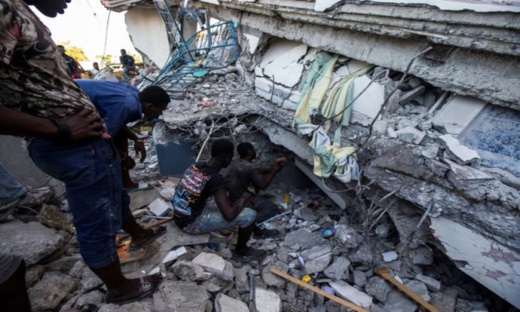 زلزال هايتي المدمر يرفع حصيلة القتلى إلى أزيد من 720 
