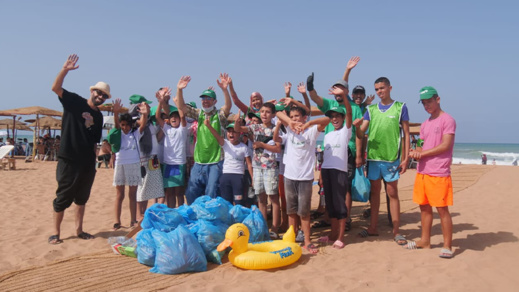 الناظور.. جمعية تويزا للاغاثة بالمغرب تنظم حملة تحسيسية بشاطئ قرية أركمان الناظور.. جمعية تويزا للاغاثة بالمغرب تنظم حملة تحسيسية بشاطئ قرية أركمان