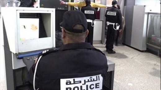 الأمن ينجح في إسقاط مزيد من المتورطين في تزوير اختبارات كورونا بالناظور الأمن ينجح في إسقاط مزيد من المتورطين في تزوير اختبارات كورونا بالناظور