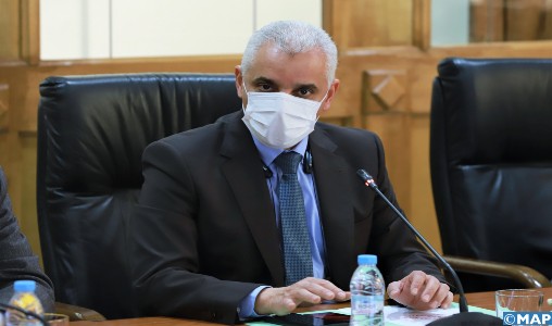 وزارة الصحة تكشف الحلول الممكنة للعودة للحياة الطبيعية