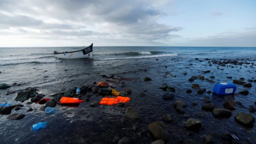 مصرع 22 مهاجرا وفقدان العشرات في طريقهم إلى إسبانيا مصرع 22 مهاجرا وفقدان العشرات في طريقهم إلى إسبانيا