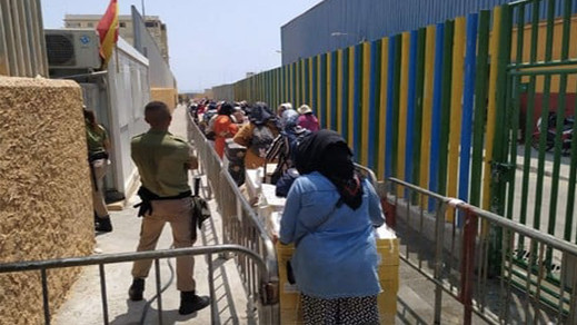 ما يقارب 10 ألاف عامل بمليلية وسبتة ينتظرون بعد عودة العلاقات بين إسبانيا والمغرب ما يقارب 10 ألاف عامل بمليلية وسبتة ينتظرون بعد عودة العلاقات بين إسبانيا والمغرب