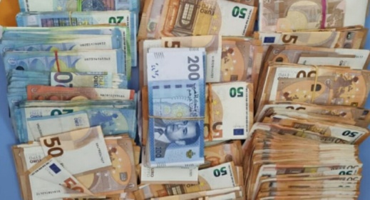 جمارك الميناء تحجر مبالغ مالية مهمة بالدرهم والعمالة الصعبة جمارك الميناء تحجر مبالغ مالية مهمة بالدرهم والعمالة الصعبة