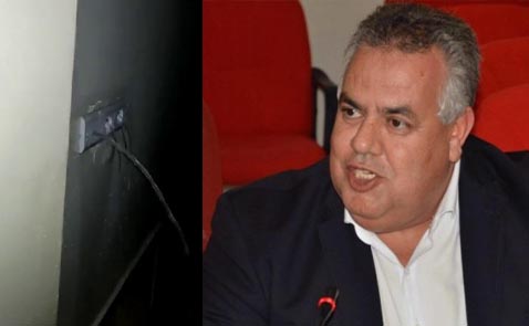 شاهدوا... مكتب رئيس جماعة بني انصار يغرق في مياه الامطار 