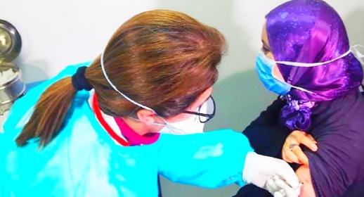 فرنسا تطالب المغاربة بتلقي جرعة ثالثة من لقاح "فايزر" أو "موديرنا" لولوج أراضيها