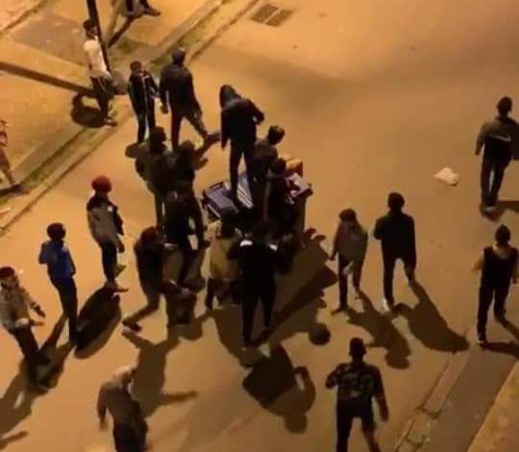 سلطات الفنيدق تعيش ليلة بيضاء إثر محاولة اقتحام سبتة المحتلة ليلاً سلطات الفنيدق تعيش ليلة بيضاء إثر محاولة اقتحام سبتة المحتلة ليلاً