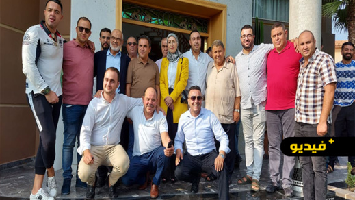 شاهدوا.. احتفال سعيد الرحموني وأنصاره بمناسبة انتخابه لولاية ثالثة على رأس المجلس الإقليمي للناظور شاهدوا.. احتفال سعيد الرحموني وأنصاره بمناسبة انتخابه لولاية ثالثة على رأس المجلس الإقليمي للناظور