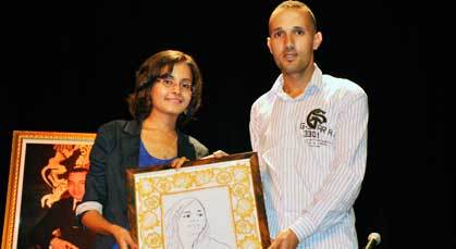 الفنانة تيفيور في تقديم البومها الجديد بملتقى الحسيمة للثقافة والسياحة الفنانة تيفيور في تقديم البومها الجديد بملتقى الحسيمة للثقافة والسياحة