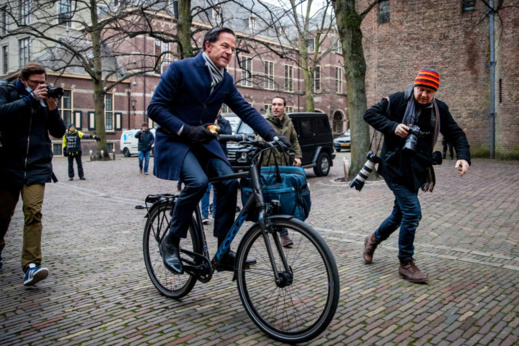 تشديد الحراسة على رئيس الوزراء الهولندي بسبب تهديدات المافيا المغربية تشديد الحراسة على رئيس الوزراء الهولندي بسبب تهديدات المافيا المغربية