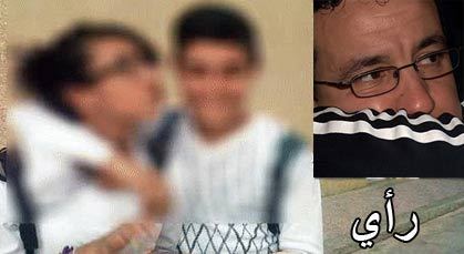 لأني أحبك.. وجهت لنفسي تهمة بالقبلات.. التهمة : قبلة.. وصورة لأني أحبك.. وجهت لنفسي تهمة بالقبلات.. التهمة : قبلة.. وصورة