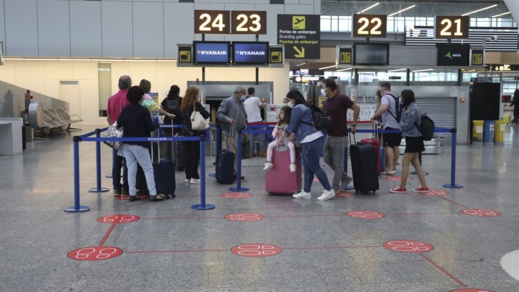 السلطات الإسبانية تفرض شروطا جديدة للراغبين في السفر جوا وبحرا