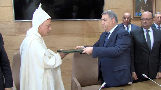 تنقيلات وتوقيفات في صفوف رجال السلطة بسبب البناء العشوائي تنقيلات وتوقيفات في صفوف رجال السلطة بسبب البناء العشوائي