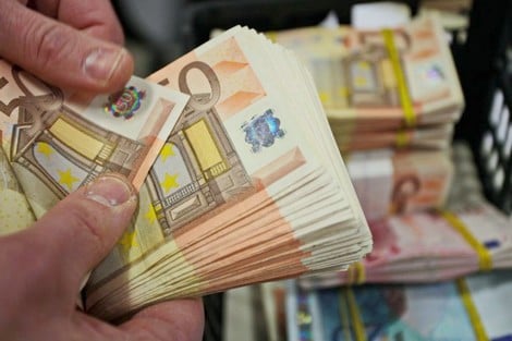 تحويلات المغاربة المقيمين بالخارج.. مبلغ قياسي قدره 87 مليار درهم متوقع خلال 2021