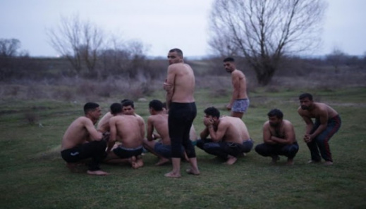 معطيات مثيرة عن تعذيب مهاجرين مغاربة باليونان معطيات مثيرة عن تعذيب مهاجرين مغاربة باليونان