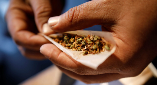 البرلمان الإسباني يرفض تقنين الإستعمال الترفيهي للحشيش المغربي