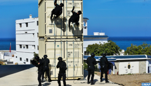 تعاون أمريكي مغربي على تقنيات الإنزال السريع للقوات الخاصة التابعة للبحرية الملكية تعاون أمريكي مغربي على تقنيات الإنزال السريع للقوات الخاصة التابعة للبحرية الملكية