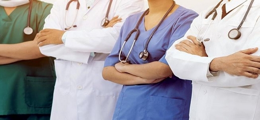 الحكومة تتجه إلى إخراج قانون يأطر التوظيف عبر التعاقد بقطاع الصحة الحكومة تتجه إلى إخراج قانون يأطر التوظيف عبر التعاقد بقطاع الصحة