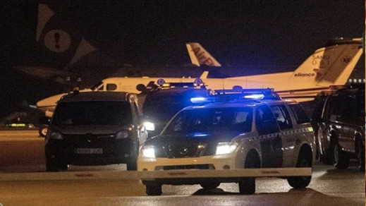 ناظوري ضمن مجموعة الفارين في مطار بالما دي مايوركا