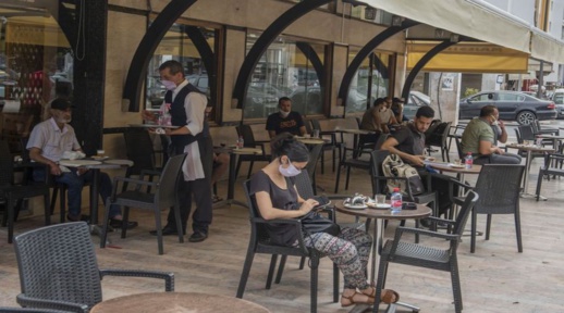 أرباب المقاهي والملاهي الليلية: رفع "الإغلاق الليلي" وحده لن ينقذ القطاع من العطالة