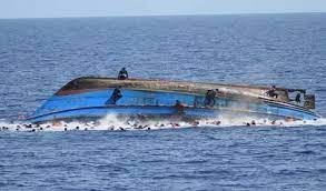 مصرع 4 أشخاص على الأقل في حادث تحطم قارب للهجرة السرية 
