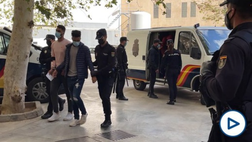 السلطات الإسبانية تحمل المغرب مسؤولية الفرار الجماعي من مطار بالما دي مايوركا السلطات الإسبانية تحمل المغرب مسؤولية الفرار الجماعي من مطار بالما دي مايوركا