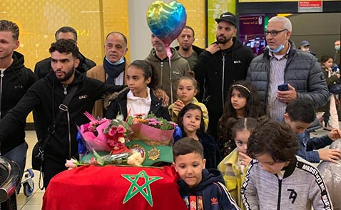 استقبال حار للبطلة المغربية امينة الطاهري بمطار أمستردام