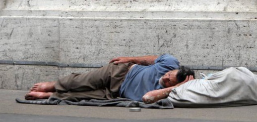 خطير.. مهاجر مغربي يضرم النار في ثلاثة متشردين بإسبانيا خطير.. مهاجر مغربي يضرم النار في ثلاثة متشردين بإسبانيا