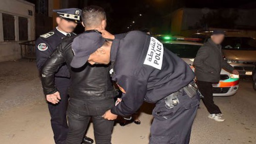 الشرطة تستعمل الرصاص لإيقاف شخص حاول قتل عائلته الشرطة تستعمل الرصاص لإيقاف شخص حاول قتل عائلته