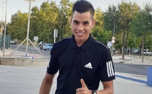 مطالب بترحيل جثمان مهاجر مغربي تم طعنه بالأندلس مطالب بترحيل جثمان مهاجر مغربي تم طعنه بالأندلس