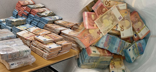 الشرطة الألمانية تكتشف "مليون أورو" داخل كرتونة قادمة من هولندا الشرطة الألمانية تكتشف "مليون أورو" داخل كرتونة قادمة من هولندا