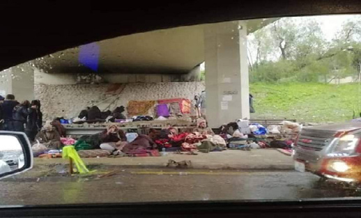 من بينهم مغاربة.. مهاجرون يحتمون من البرد أسفل جسور باريس من بينهم مغاربة.. مهاجرون يحتمون من البرد أسفل جسور باريس