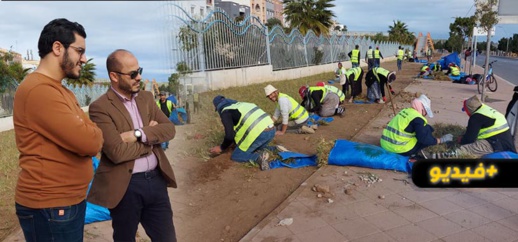 أزواغ يتتبع تقدم أشغال التشجير بالفضاءات العمومية أزواغ يتتبع تقدم أشغال التشجير بالفضاءات العمومية