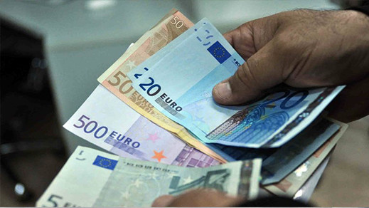 الارتفاع غير الطبيعي لتحويلات مغاربة العالم.. بنك المغرب يدعو لإجراء دراسة لفهم الأسباب الارتفاع غير الطبيعي لتحويلات مغاربة العالم.. بنك المغرب يدعو لإجراء دراسة لفهم الأسباب