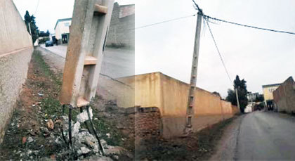 ساكنة قرية إعواذن بتمسمان مُعَرّضَة لخطر سقوط عمود كهربائي ساكنة قرية إعواذن بتمسمان مُعَرّضَة لخطر سقوط عمود كهربائي