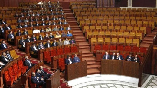 مطالبة الحكومة بإجبار القنوات التلفزية على الترجمة الفورية إلى الأمازيغية لجلسات البرلمان