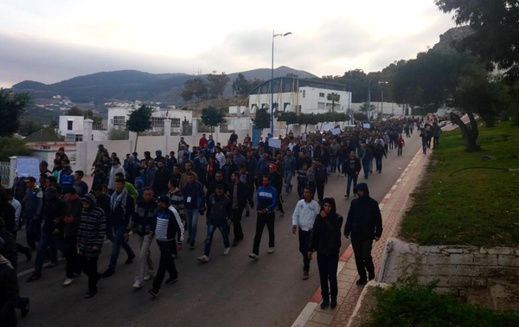 يواجهون تهما ثقيلة.. محاكمة ثمانية نشطاء في بلدة تماسينت بالحسيمة يواجهون تهما ثقيلة.. محاكمة ثمانية نشطاء في بلدة تماسينت بالحسيمة