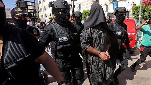 أحدهم بالناظور.. الإطاحة بـ25 متطرفا هددوا مدن مغربية بعمليات إرهابية أحدهم بالناظور.. الإطاحة بـ25 متطرفا هددوا مدن مغربية بعمليات إرهابية